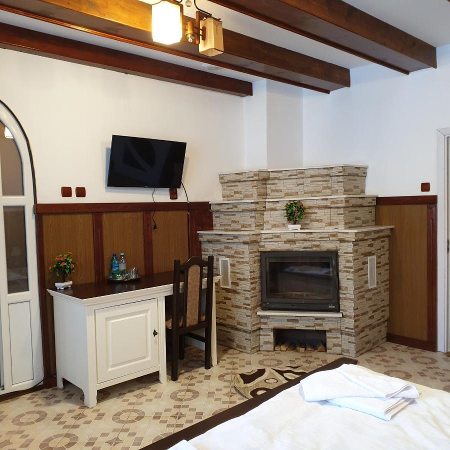 Casa Poenaru Hotel Campulung Moldovenesc Luaran gambar