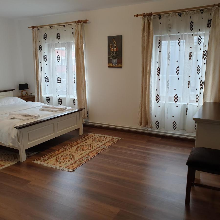 Casa Poenaru Hotel Campulung Moldovenesc Luaran gambar