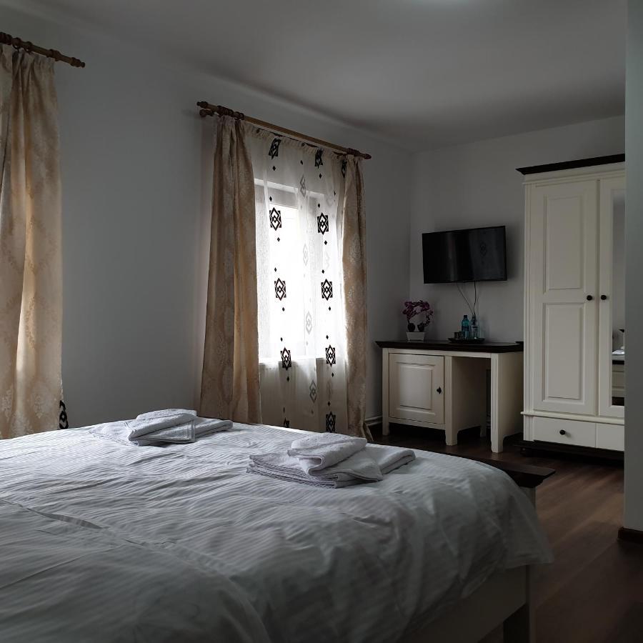 Casa Poenaru Hotel Campulung Moldovenesc Luaran gambar